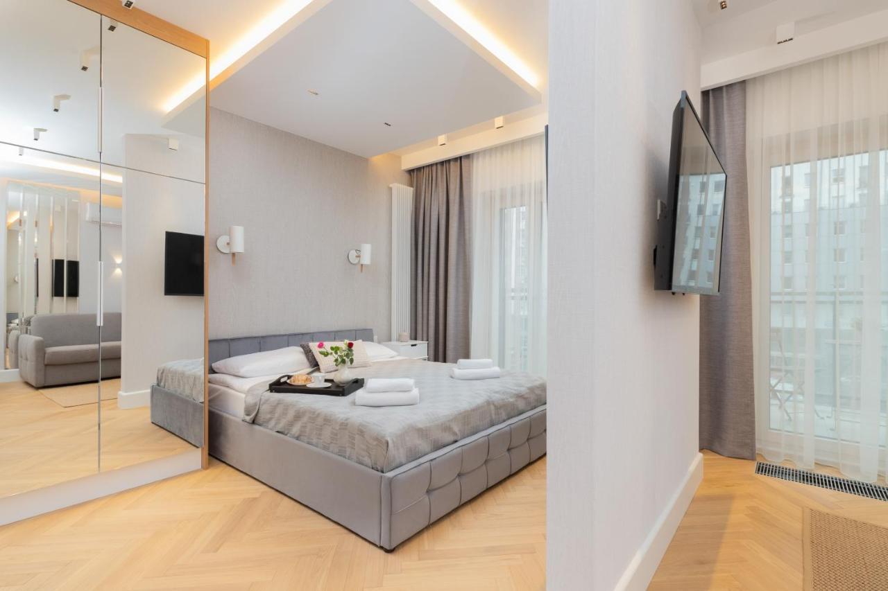 Mennica Residence - City Center Apartments By Noclegi Renters Varsóvia Exterior foto